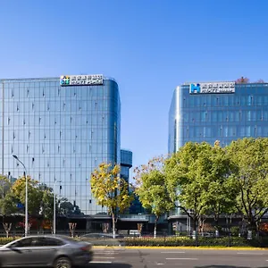 4* Отель Hyatt House Hongqiao Cbd